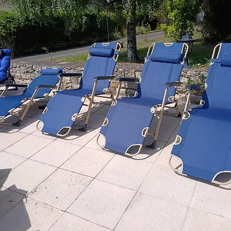 Sleeps10-privatepool-gamesroom-gatedgardens *