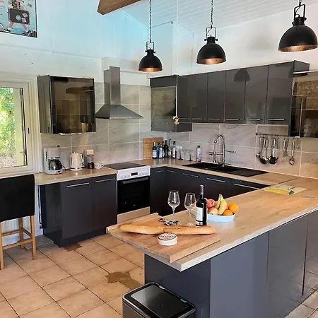 Sleeps10-privatepool-gamesroom-gatedgardens * Paizay-le-Chapt