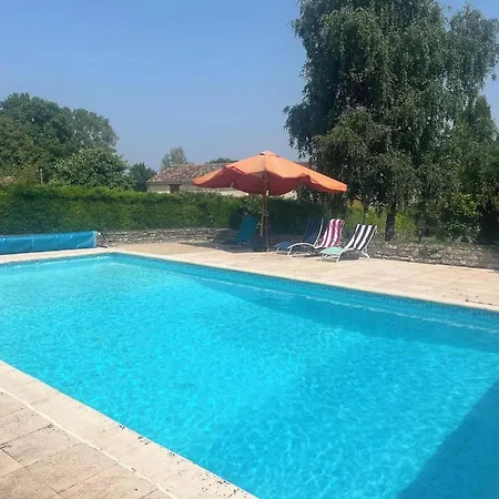 Сasa de vacaciones Sleeps10-privatepool-gamesroom-gatedgardens Paizay-le-Chapt