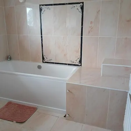 Sleeps10-privatepool-gamesroom-gatedgardens Paizay-le-Chapt