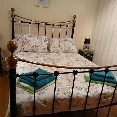 Sleeps10-privatepool-gamesroom-gatedgardens *