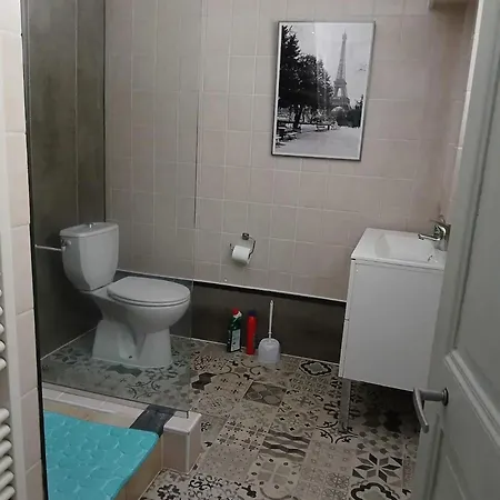 Sleeps10-privatepool-gamesroom-gatedgardens